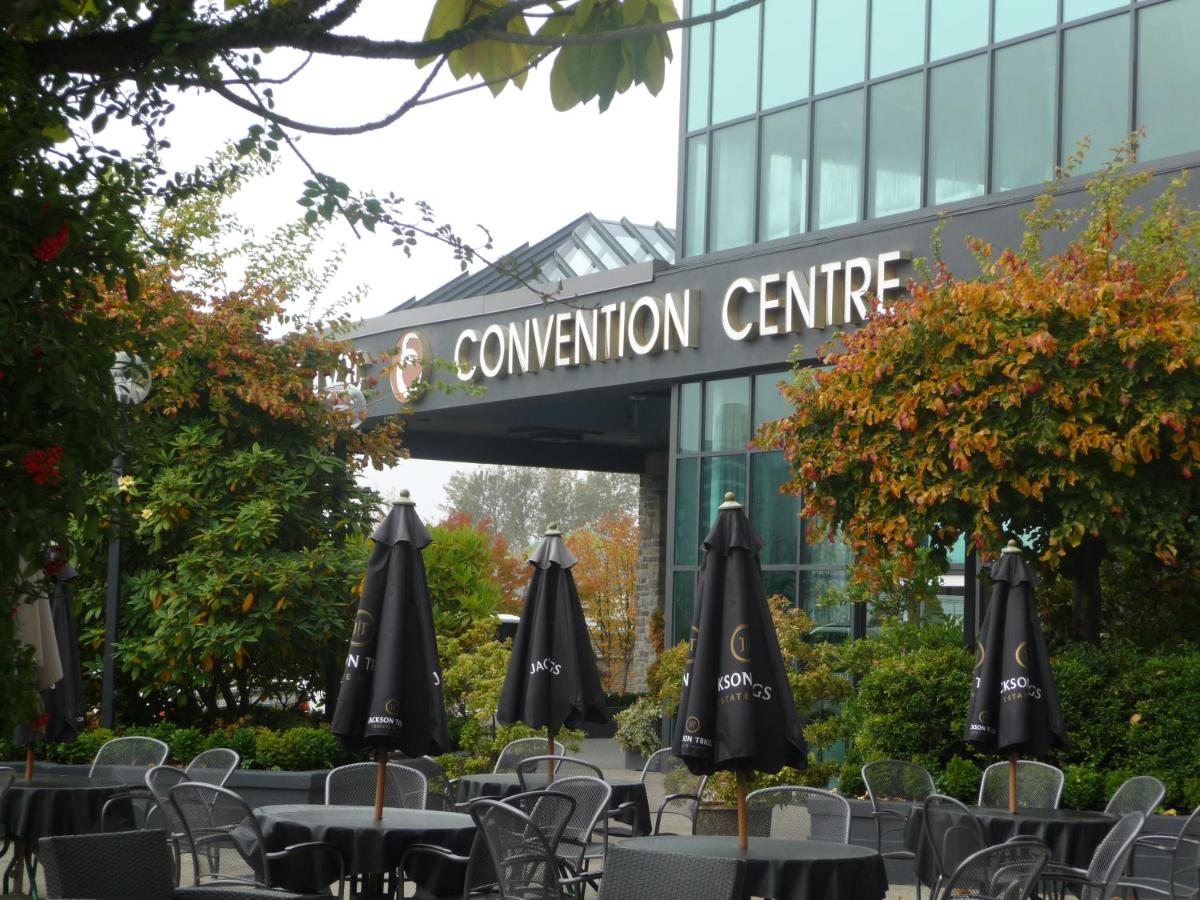 Executive Suites Hotel & Conference Center, Metro Vancouver
