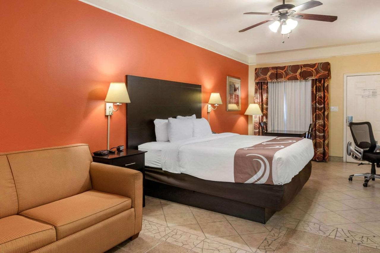 Quality Inn & Suites at The Outlets Mercedes-Weslaco — photo 2