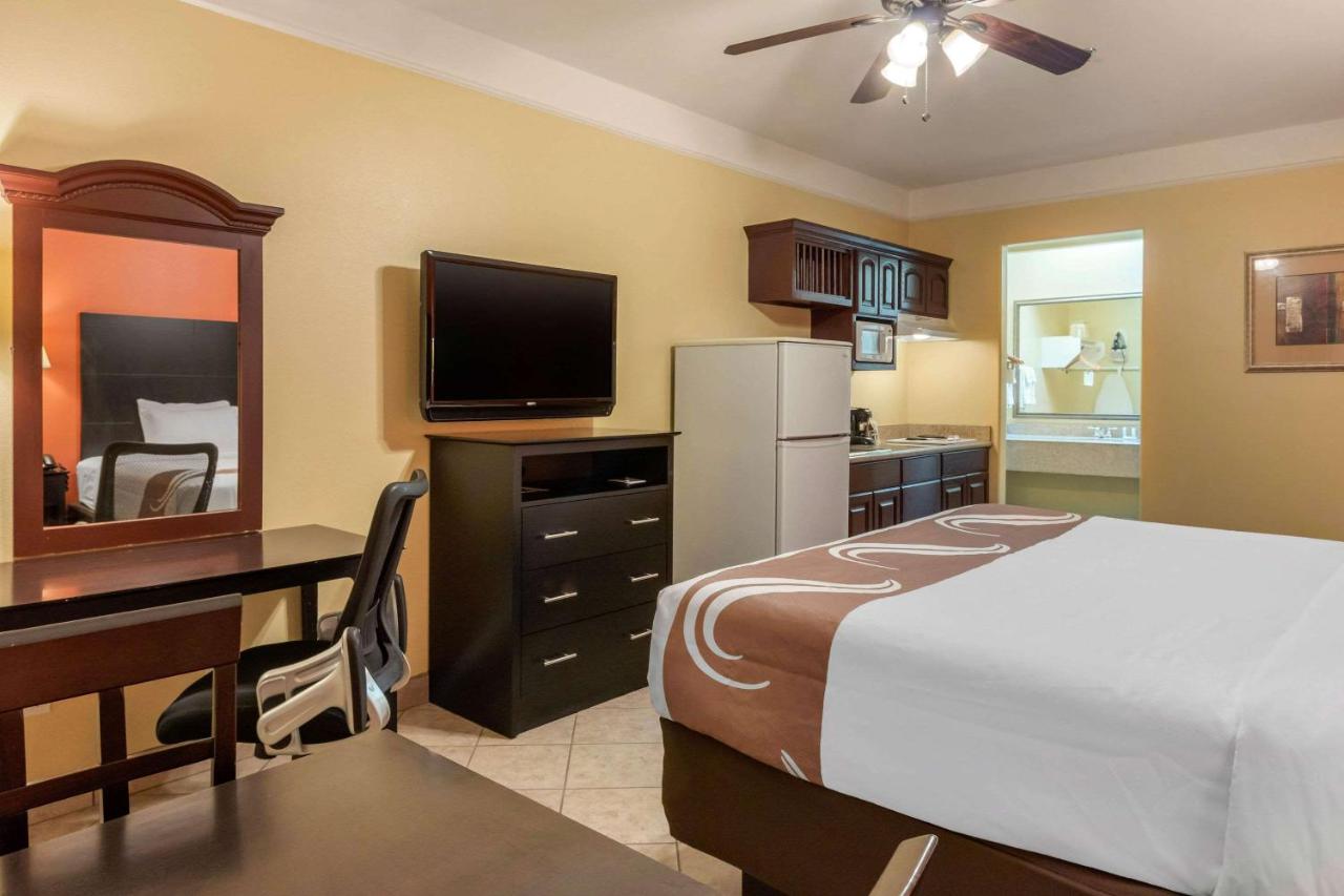Quality Inn & Suites at The Outlets Mercedes-Weslaco — photo 22