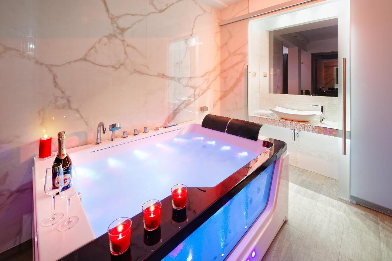 Hotel Aura Design & Garden Pool photo