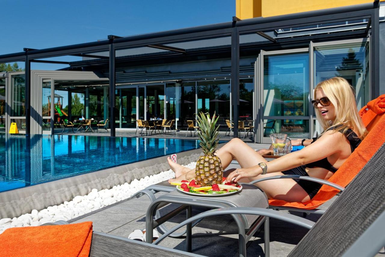 Hotel Aura Design & Garden Pool photo