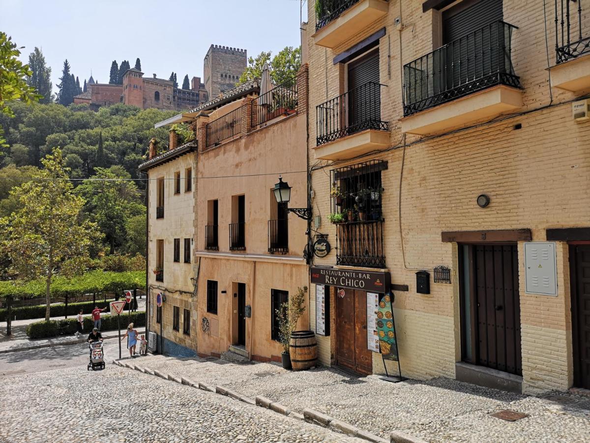 Piso para cuatro a los pies de la Alhambra, Granada ...