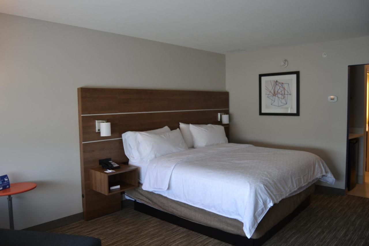 Holiday Rest Motor Inn — photo 21
