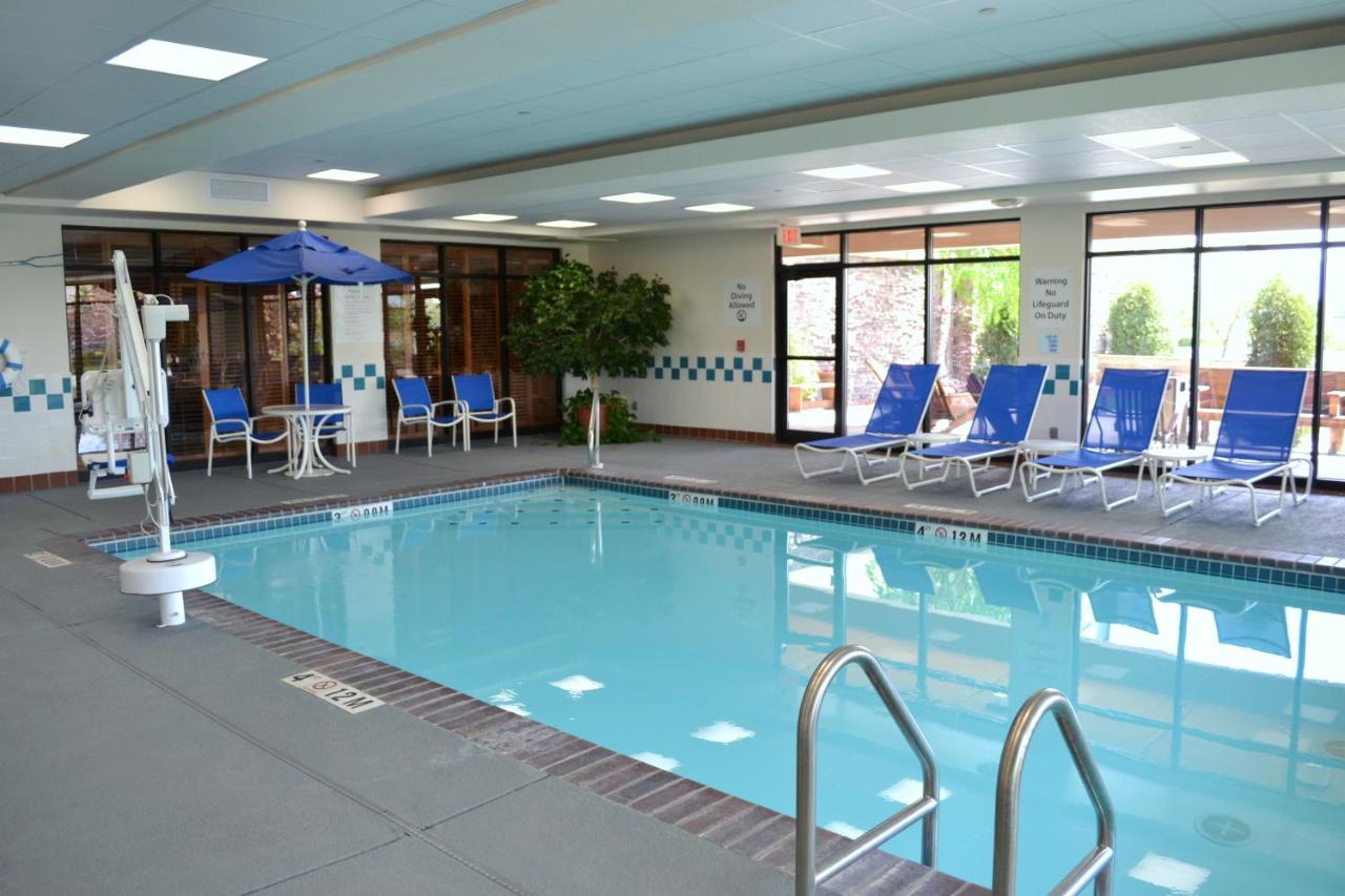 Heated swimming pool: Holiday Inn Express & Suites Bozeman West, an IHG Hotel