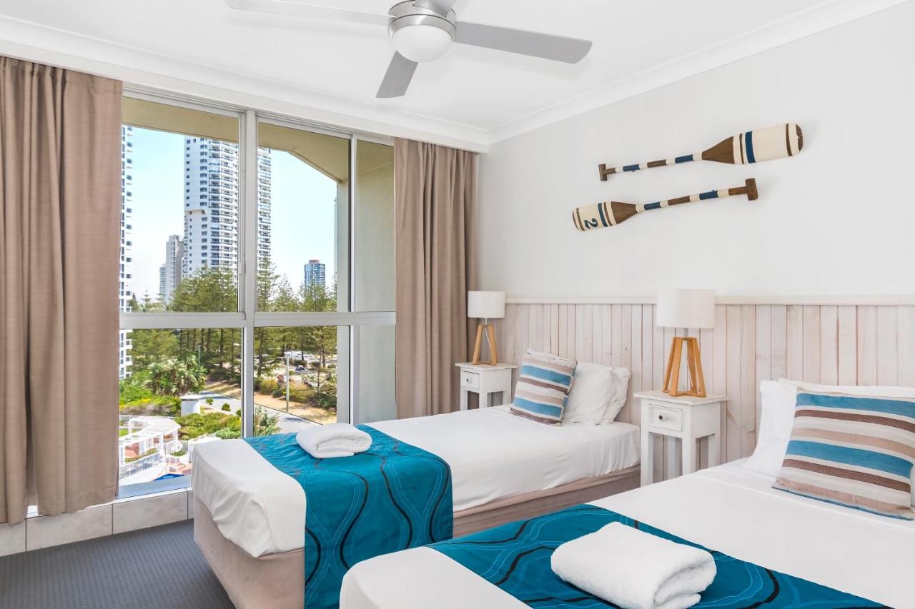 Golden Sands on the Beach - Absolute Beachfront Apartments photo