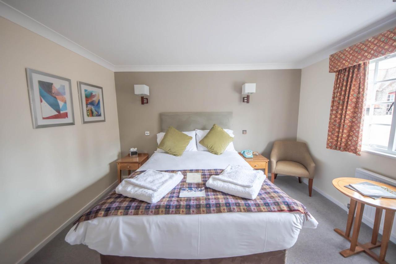 Norfolk Arms Hotel - Laterooms