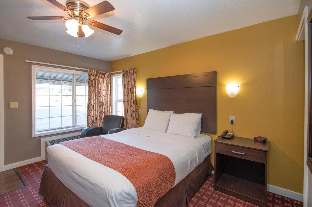 Capitol Hill Motel — photo 12