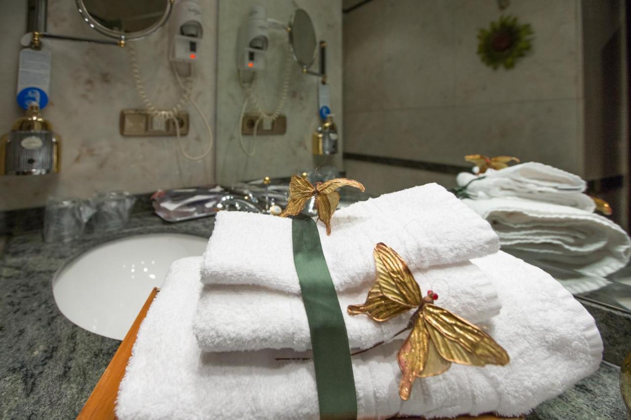 Jacuzzi Hostal Paris Valladolid