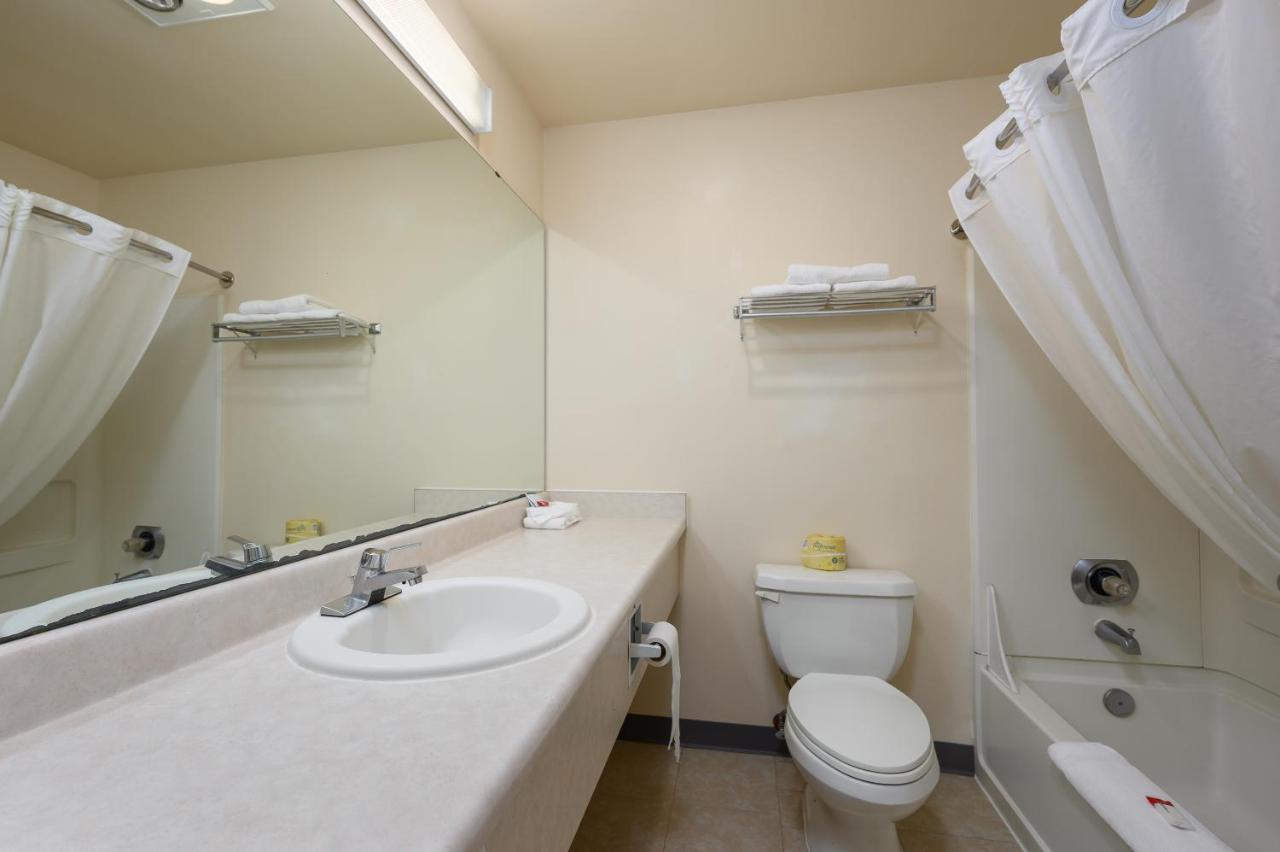Three Rivers Inn Hotel — photo 21