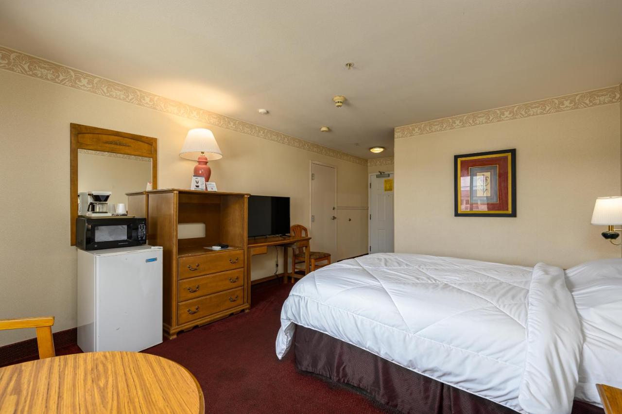 Three Rivers Inn Hotel — photo 19