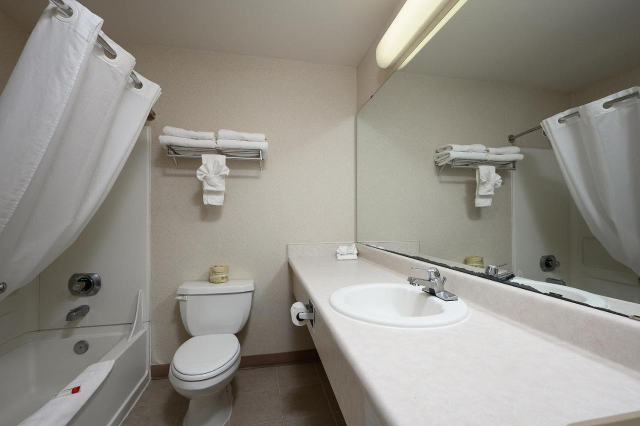 Three Rivers Inn Hotel — photo 18