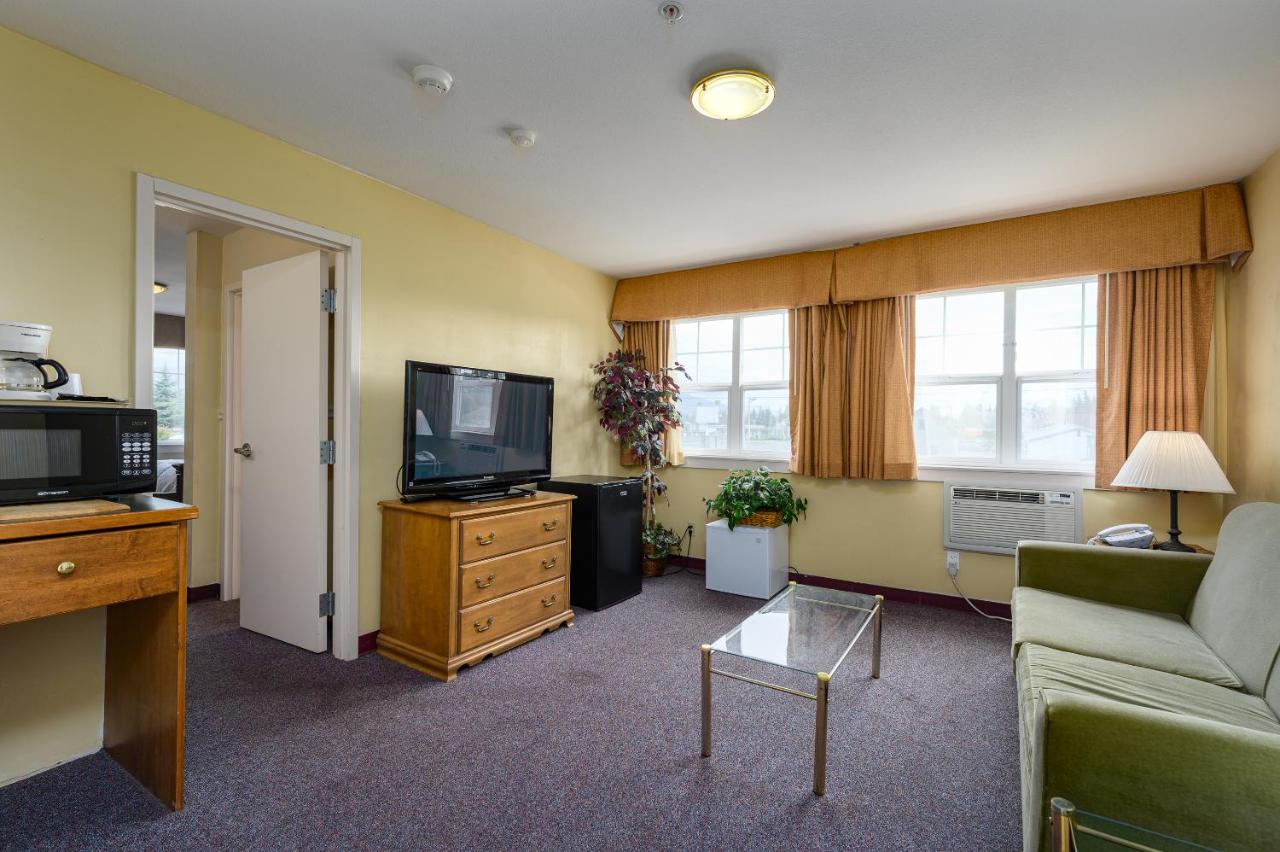 Three Rivers Inn Hotel — photo 12