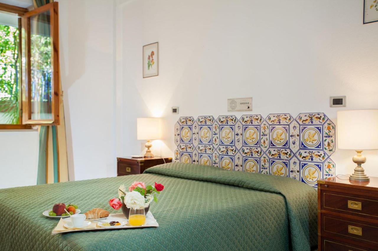 Grand Hotel De Rose photo