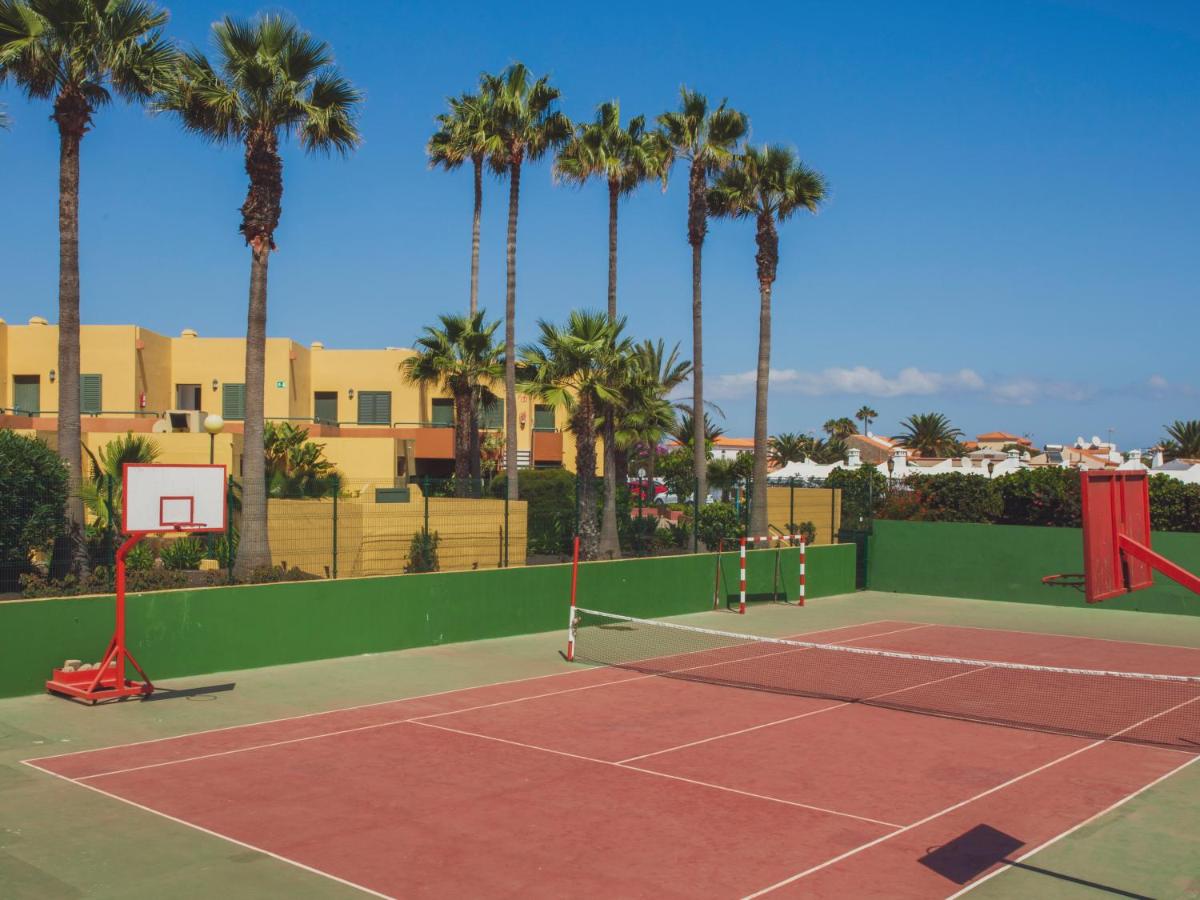 Tennis court: Atlantic Garden Beach Mate