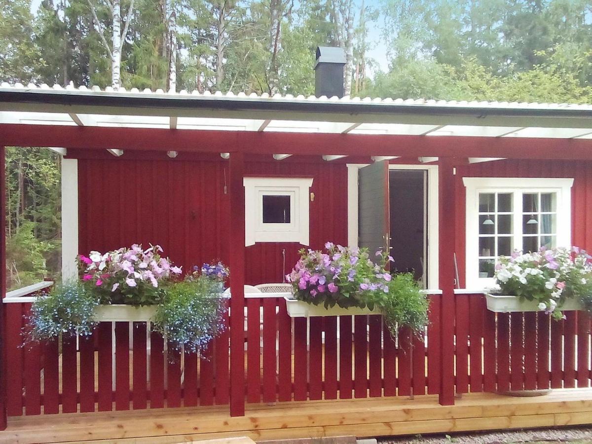 Linneryd to Olofström - 5 ways to travel via train, bus, and line bus