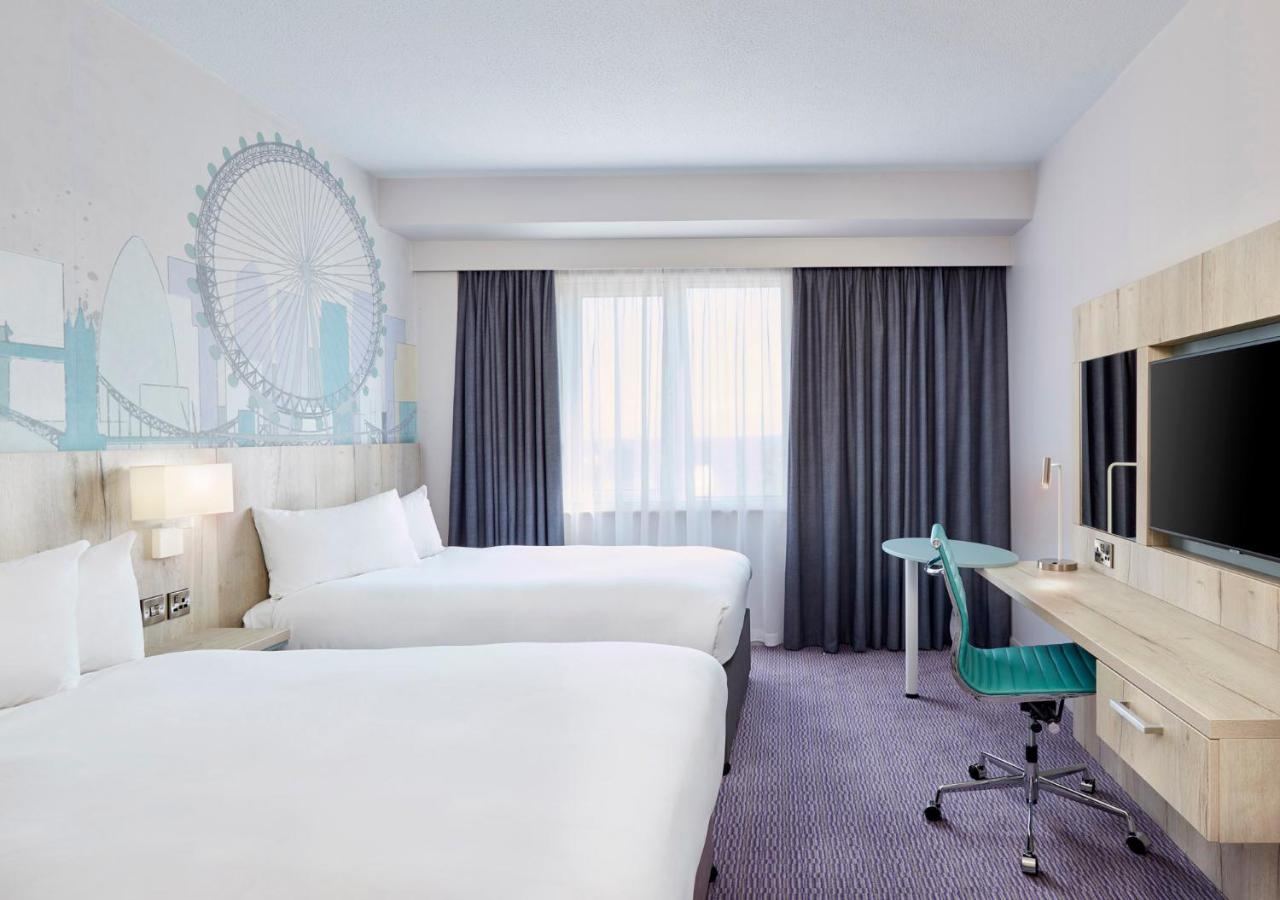 Standard Twin Room: