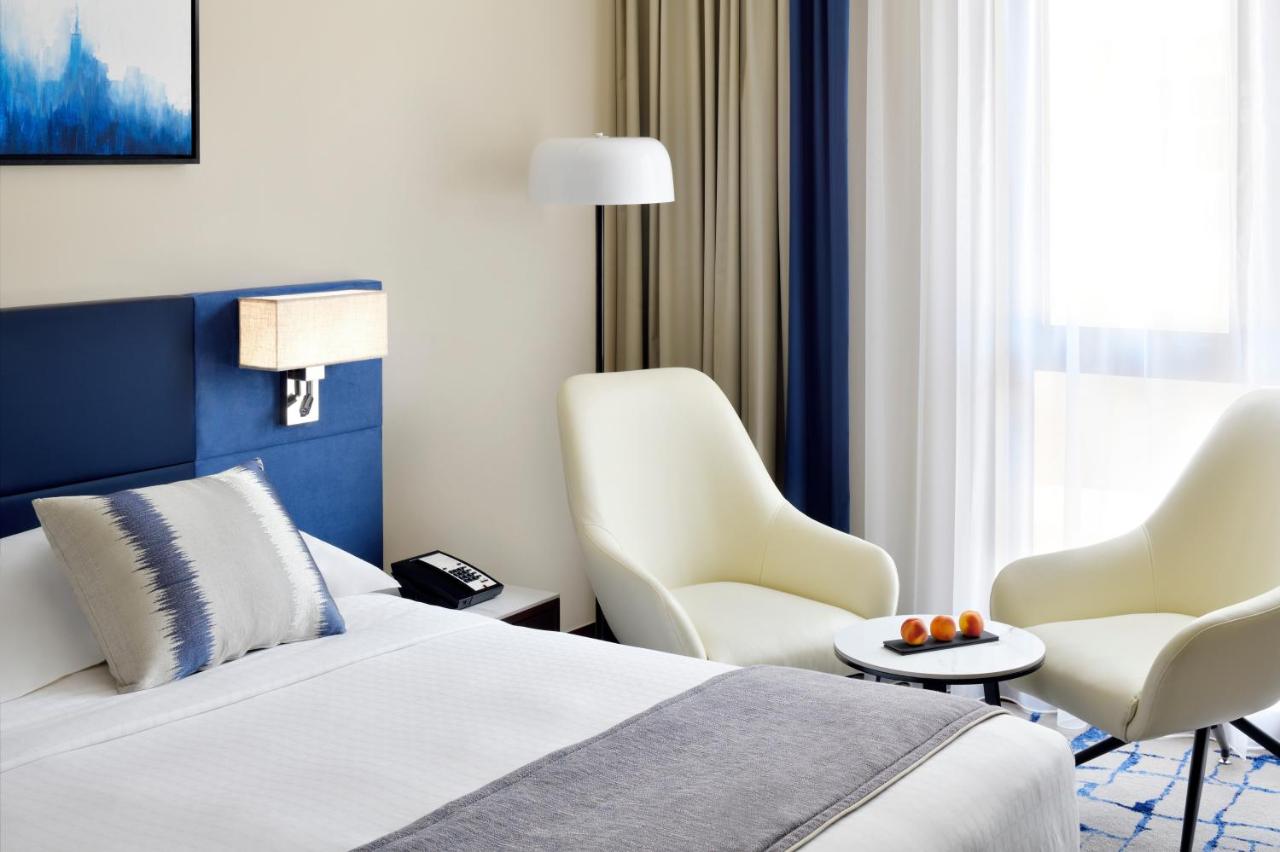 Mövenpick Hotel & Apartments Bur Dubai photo