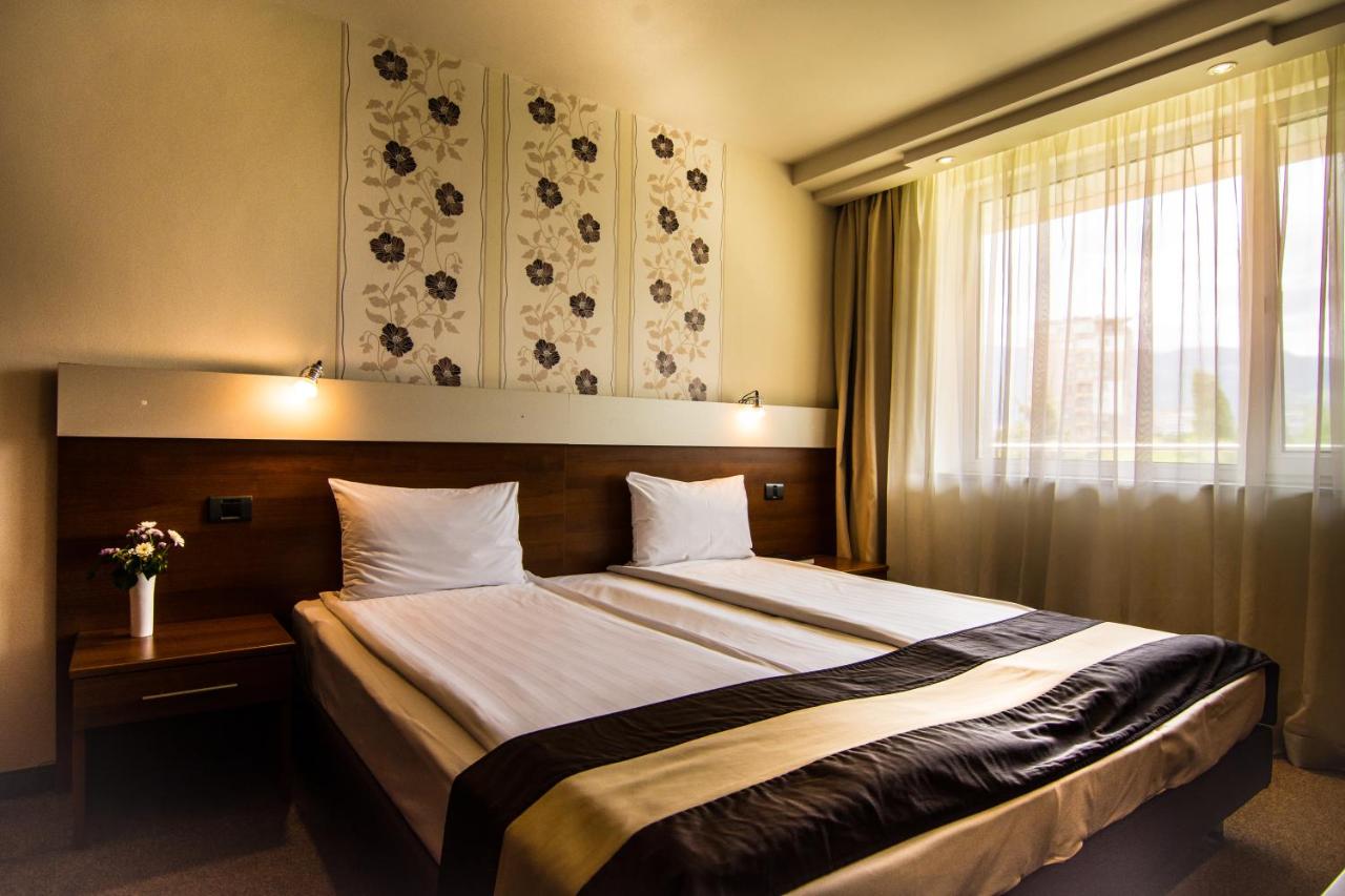 Hotel Forum - Free Parking photo