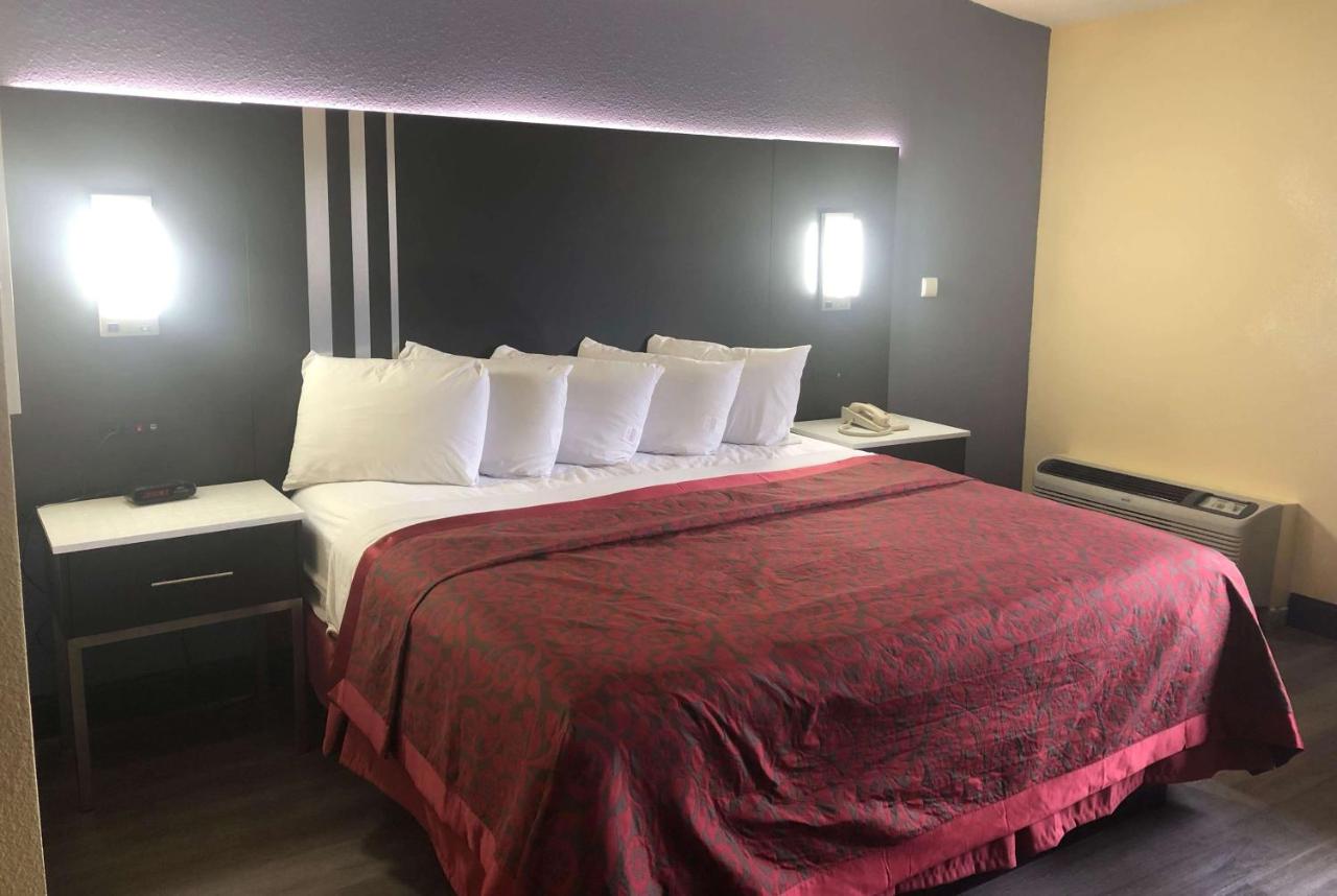 Days Inn — photo 11