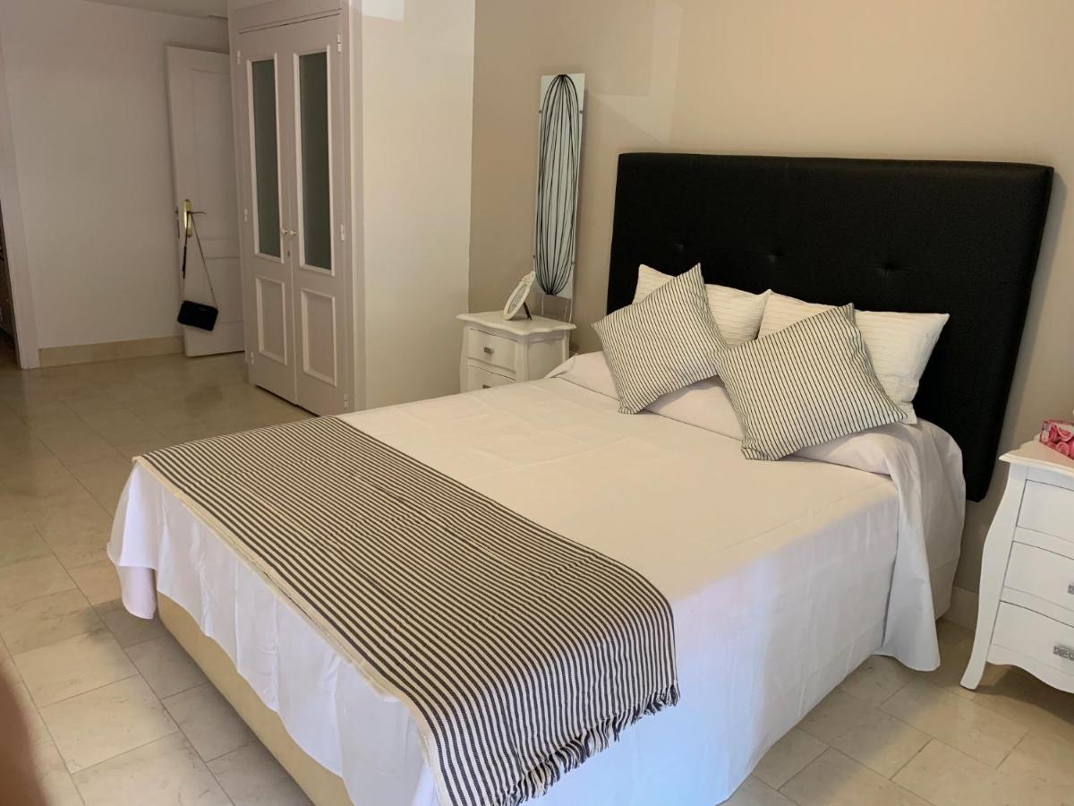 Apartment LUXURY Puerto Sotogrande, Spain - Booking.com