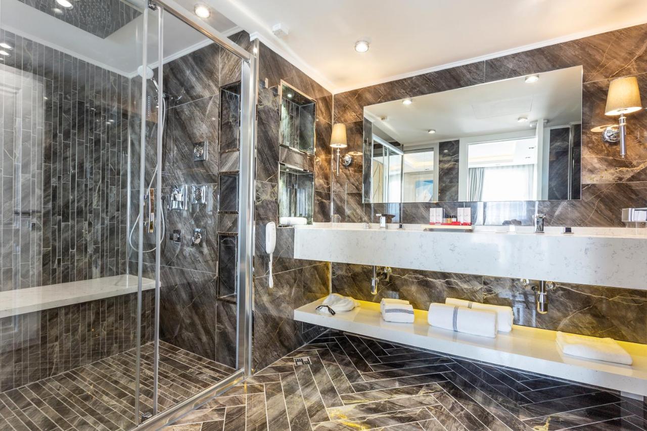 Ramada by Wyndham Sofia City Center photo