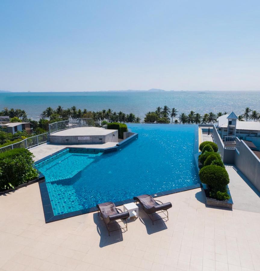 Rooftop swimming pool: Exclusive Garden View 1 bedroom suite @Patio Bangsaen