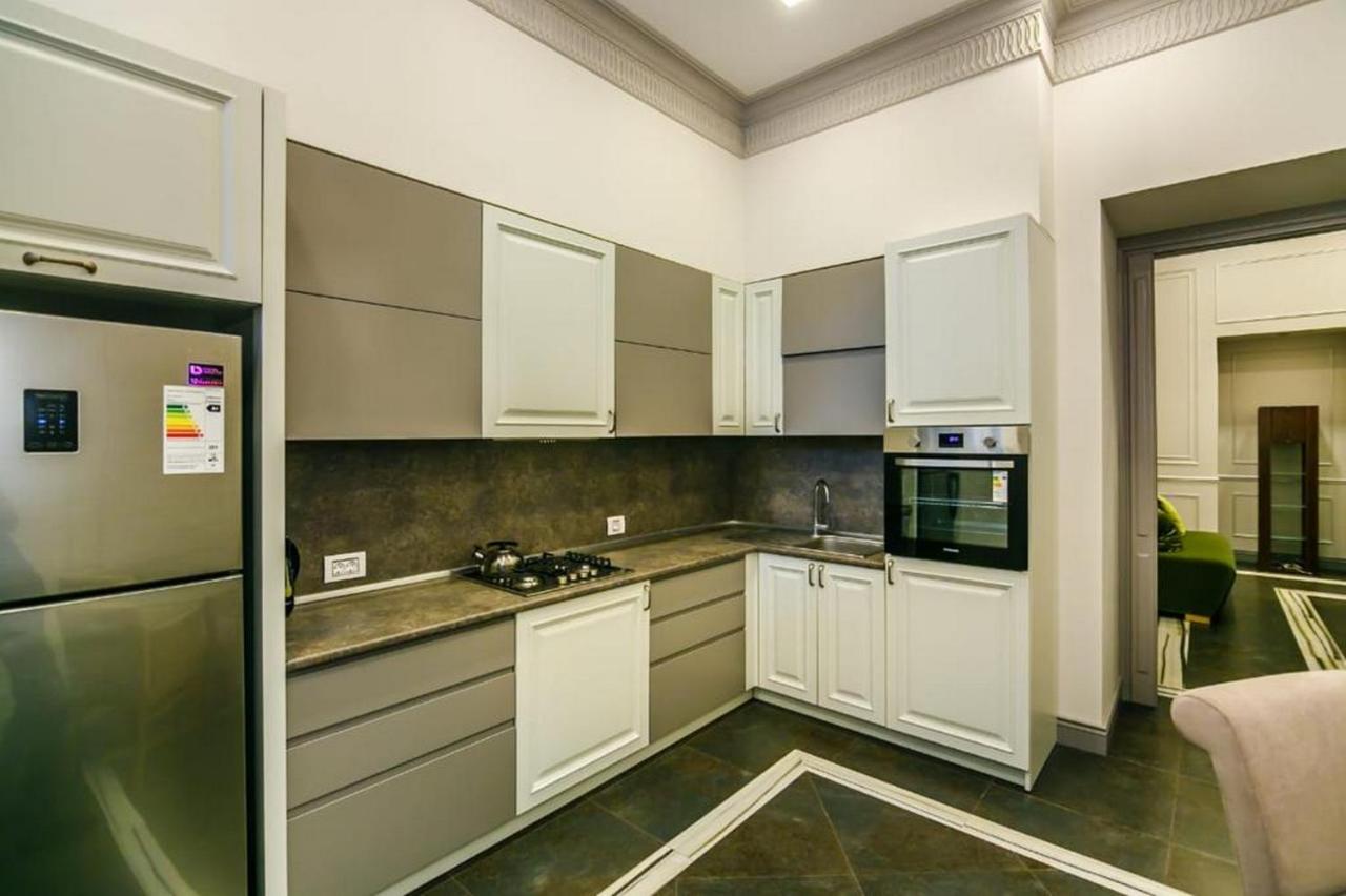 Formula 1 Street Apartment photo