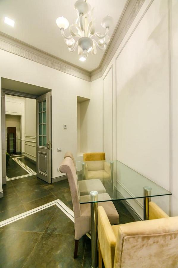 Formula 1 Street Apartment photo