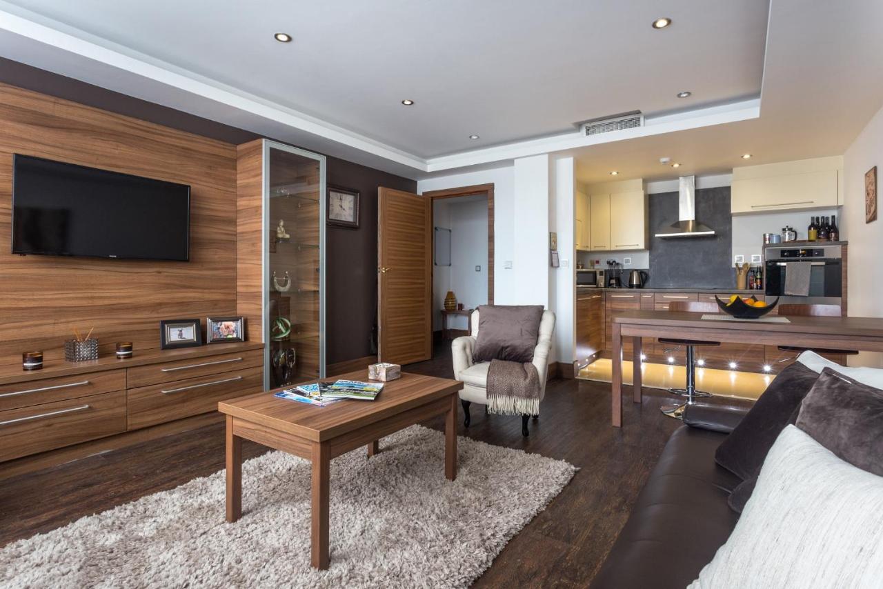 Livin' Serviced Apartments photo