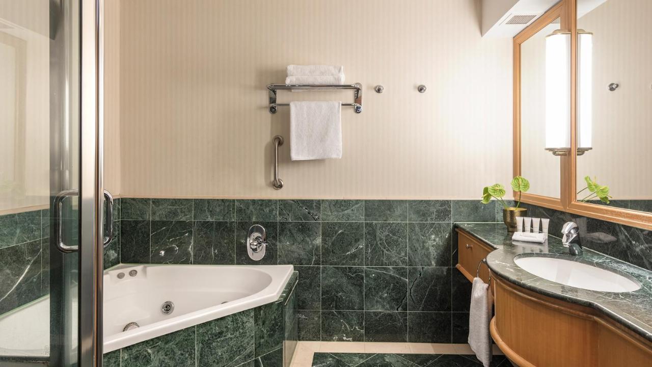 Oaks Gold Coast Hotel photo