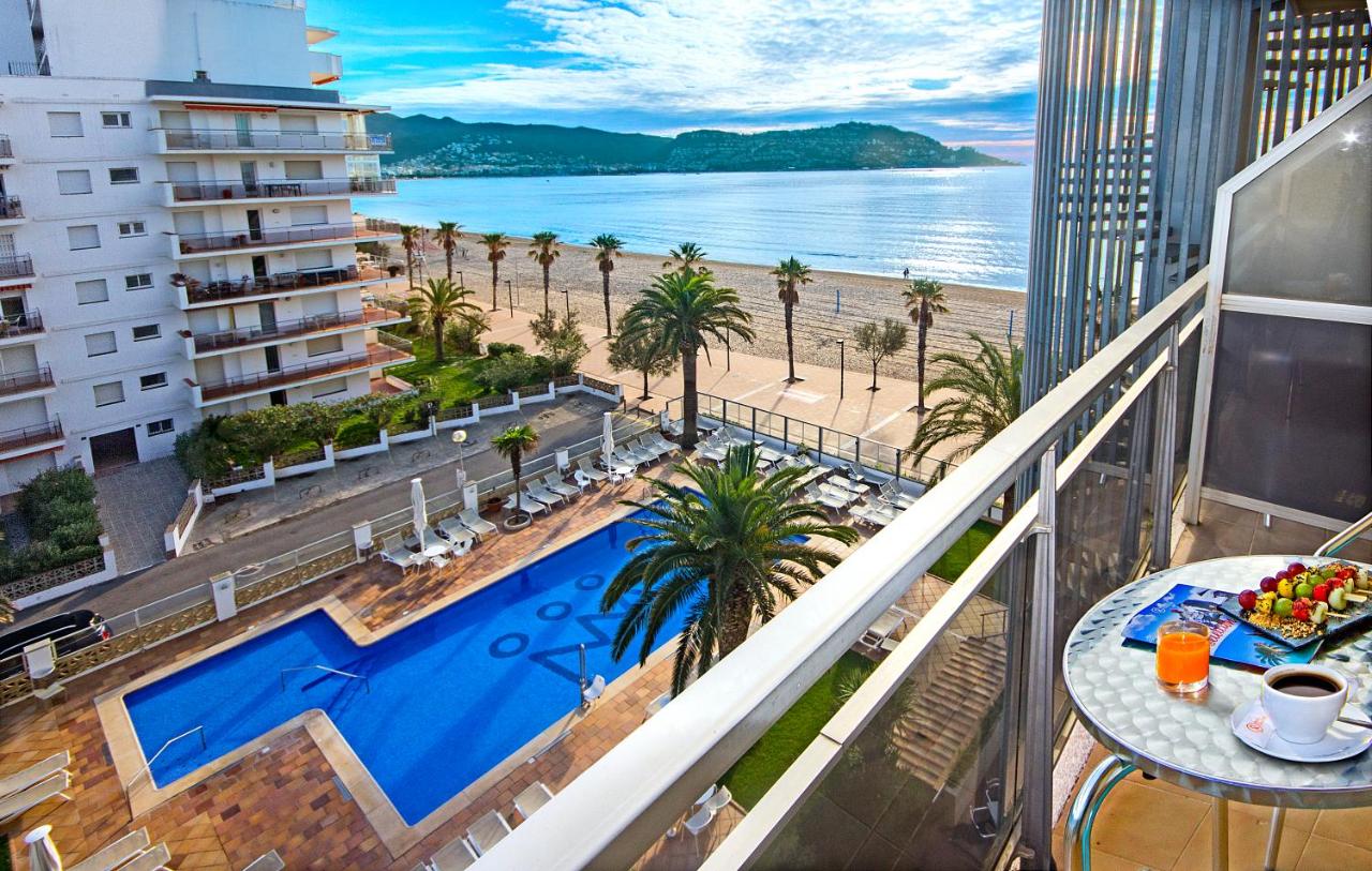 Image: Hotel Monterrey Roses by Pierre & Vacances