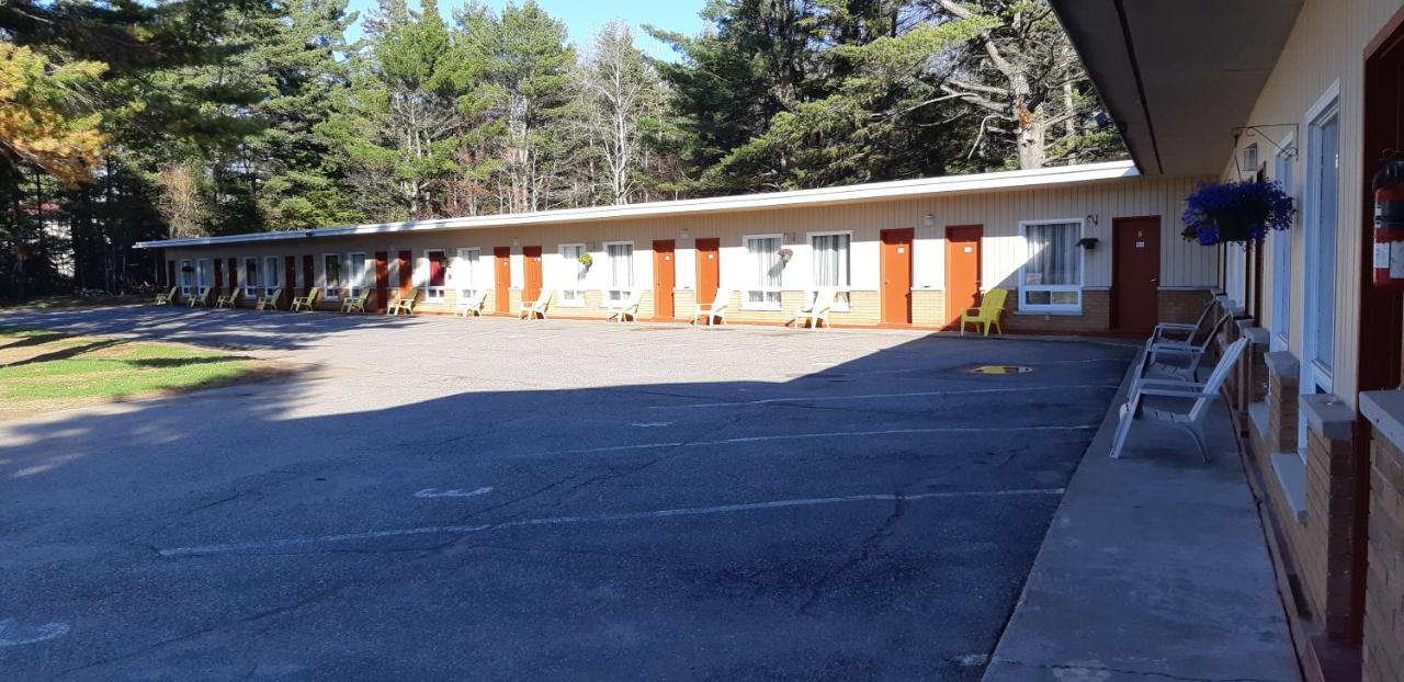 Pine Grove Motel — photo 14