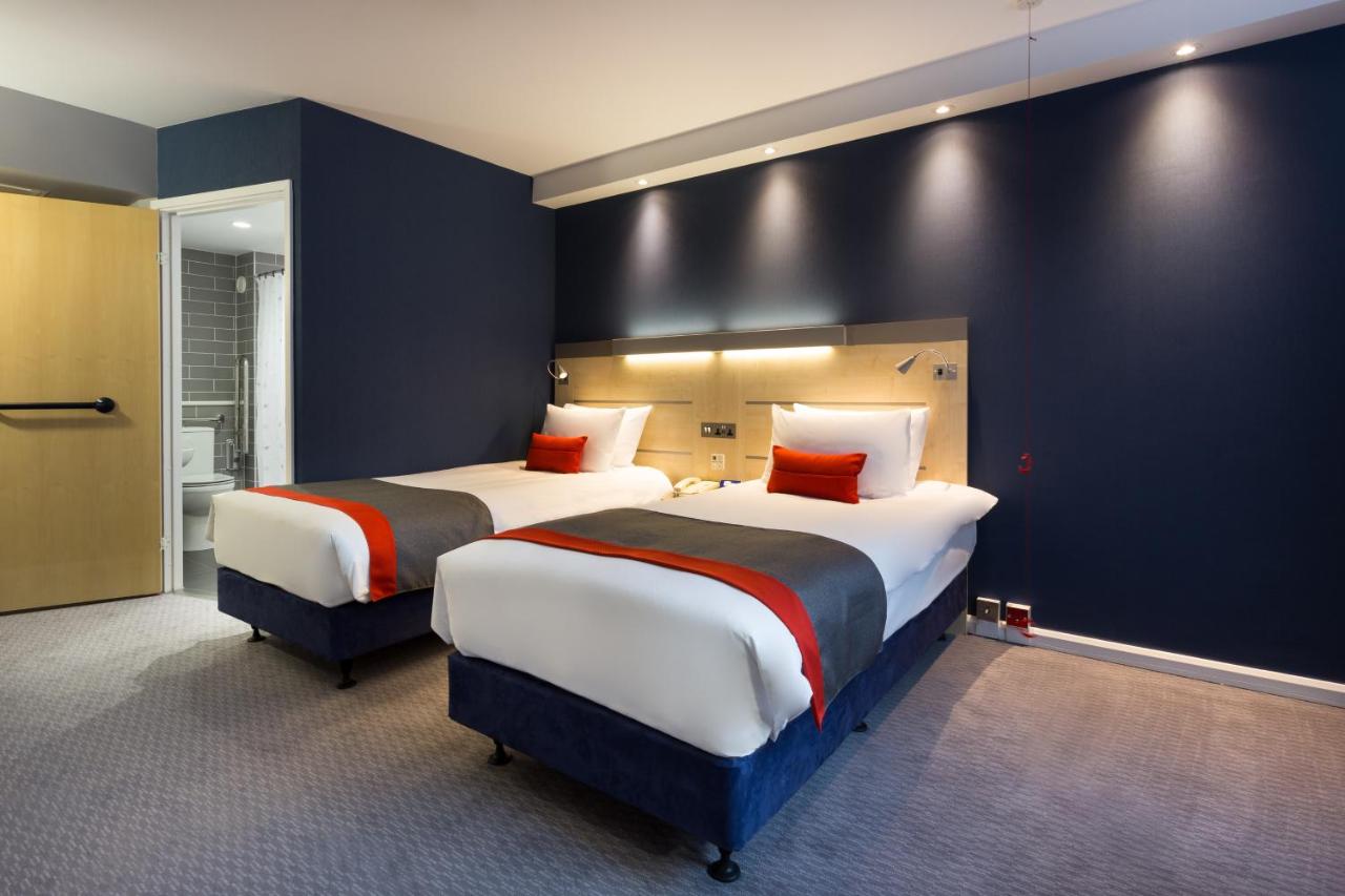 Holiday Inn Express London - Watford Junction, an IHG Hotel photo