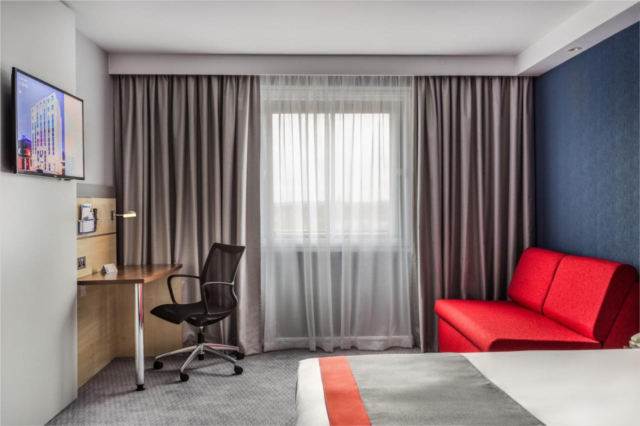 Holiday Inn Express London - Watford Junction, an IHG Hotel photo