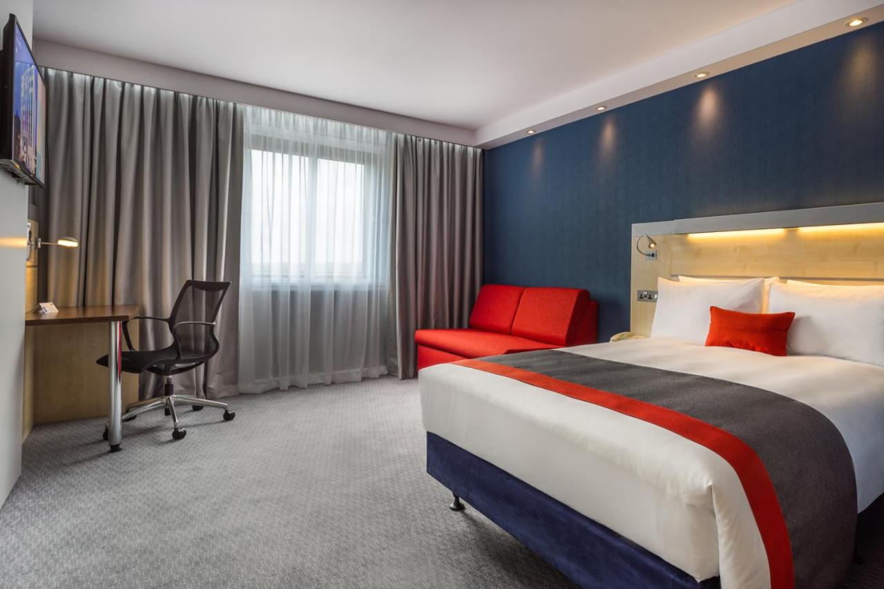 Holiday Inn Express London - Watford Junction, an IHG Hotel photo