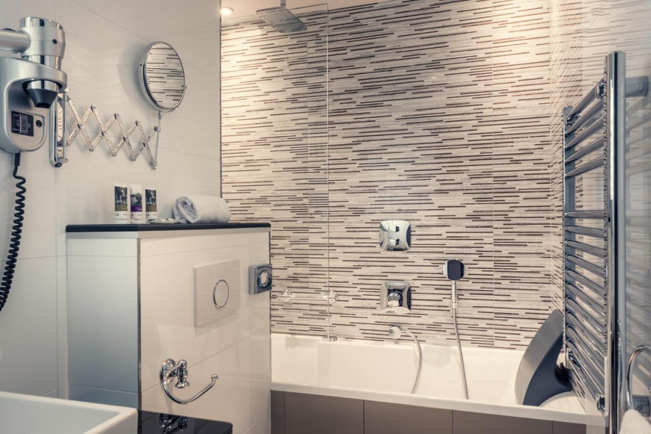 Mercure Paris Arc de Triomphe Wagram - 3