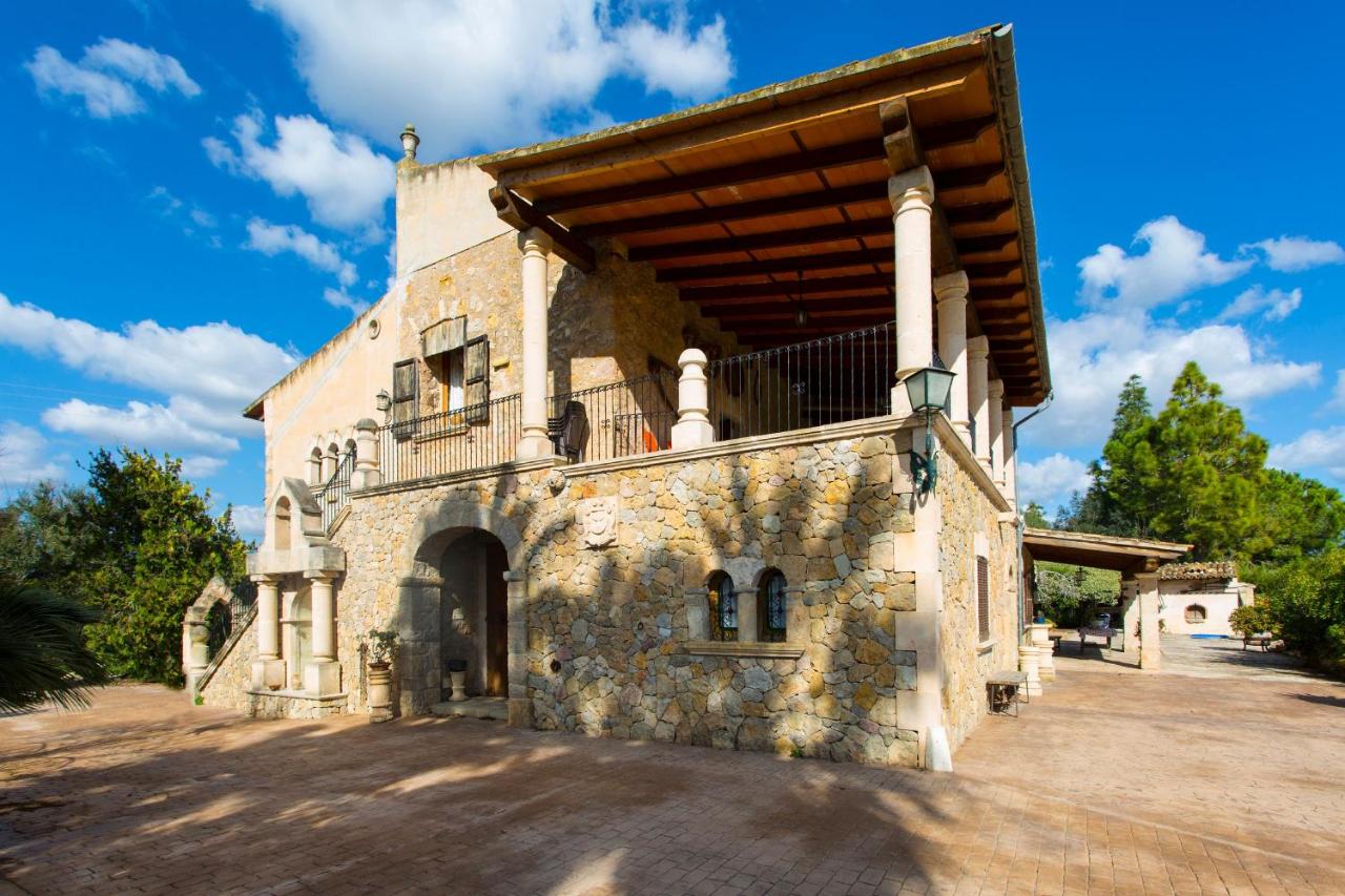 Deulosal, Maria de la Salut – Updated 2022 Prices