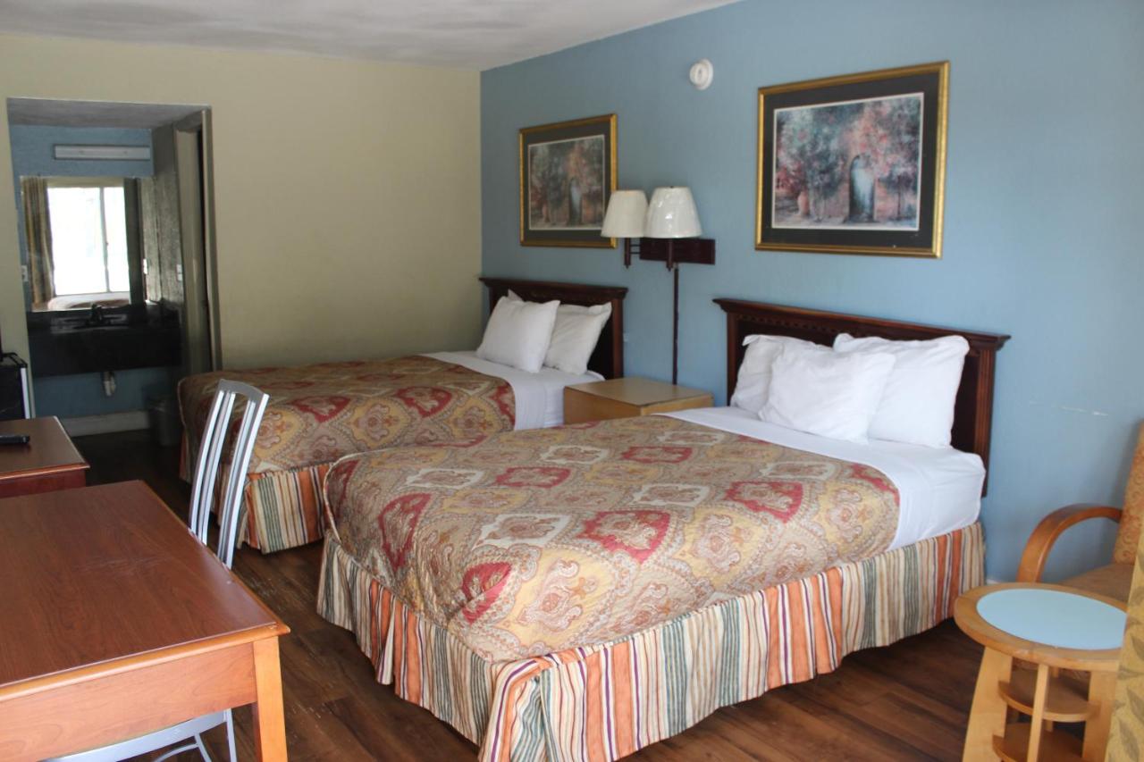 Tampa 8 Inn — photo 12