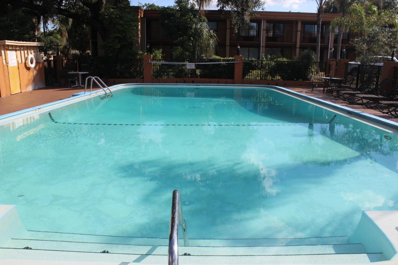 Tampa 8 Inn — photo 9