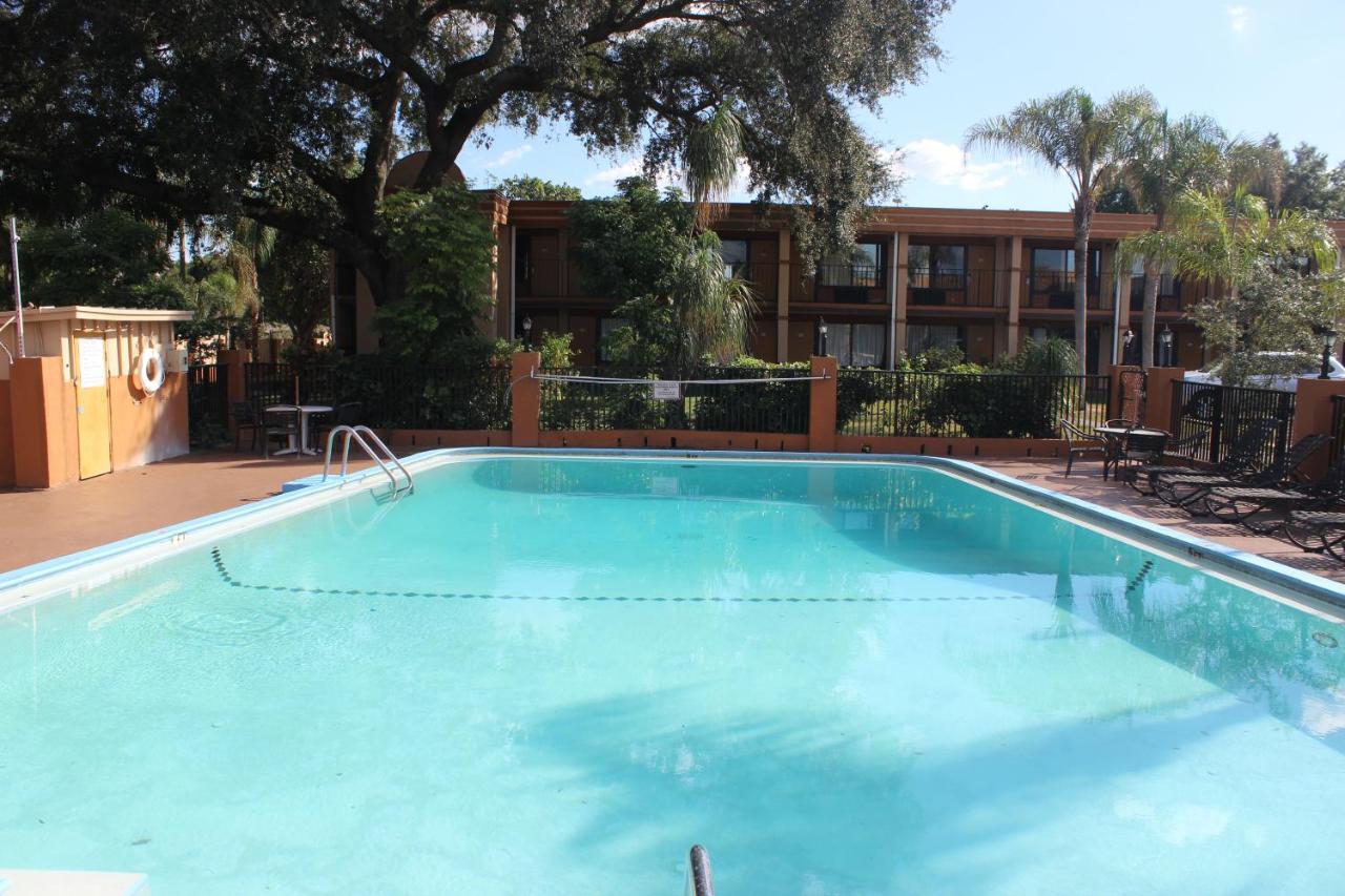 Tampa 8 Inn — photo 24