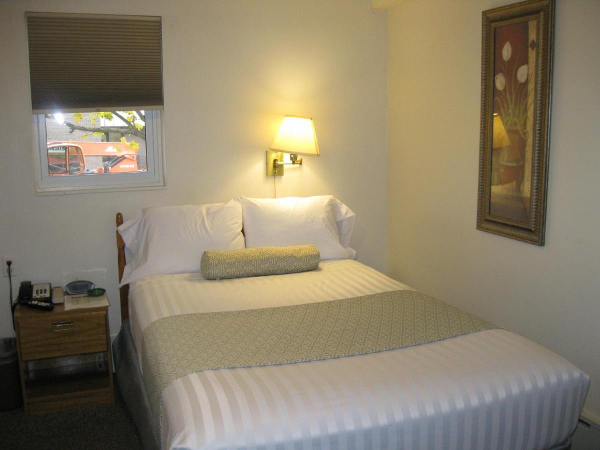 Charleboyne Motel — photo 13