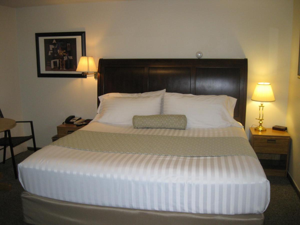 Charleboyne Motel — photo 14
