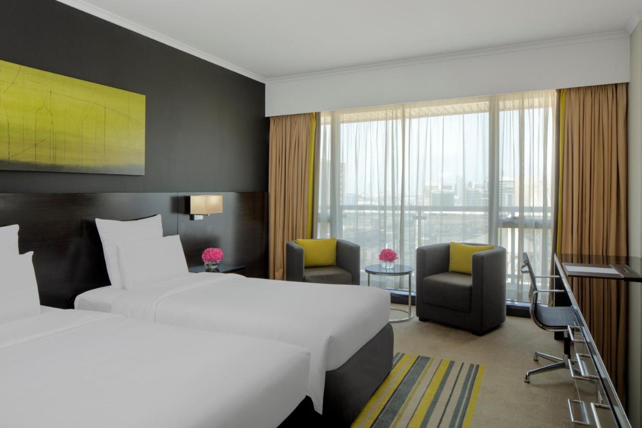 Pullman Dubai Creek City Centre photo