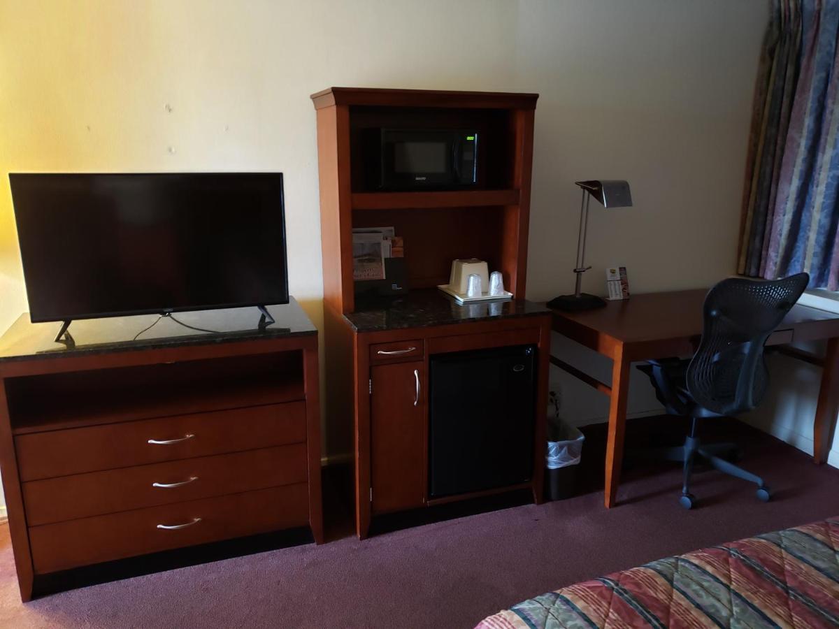 Huntingdon Motel — photo 16