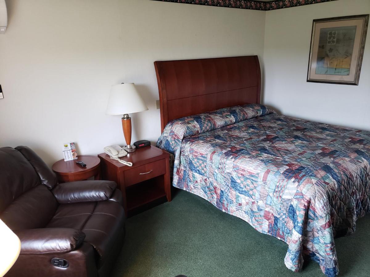 Huntingdon Motel — photo 14