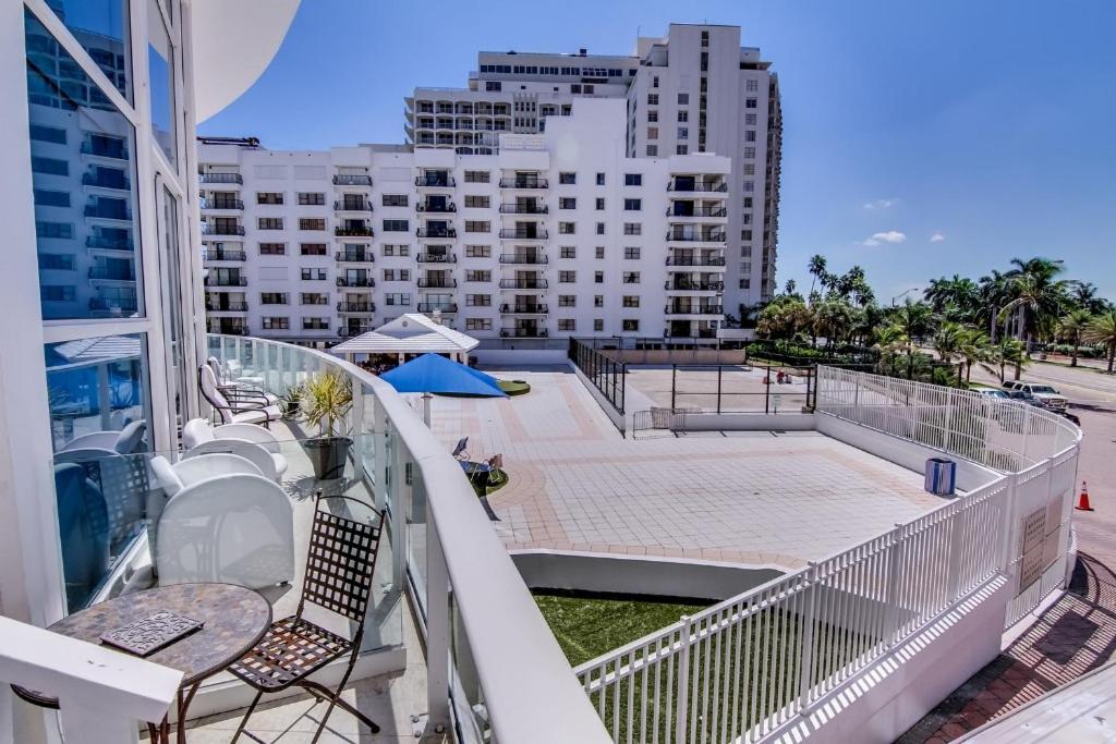 Castle L1 Double-Loft Condo with Beach Access, Pool, Tennis and Free Parking! - 5