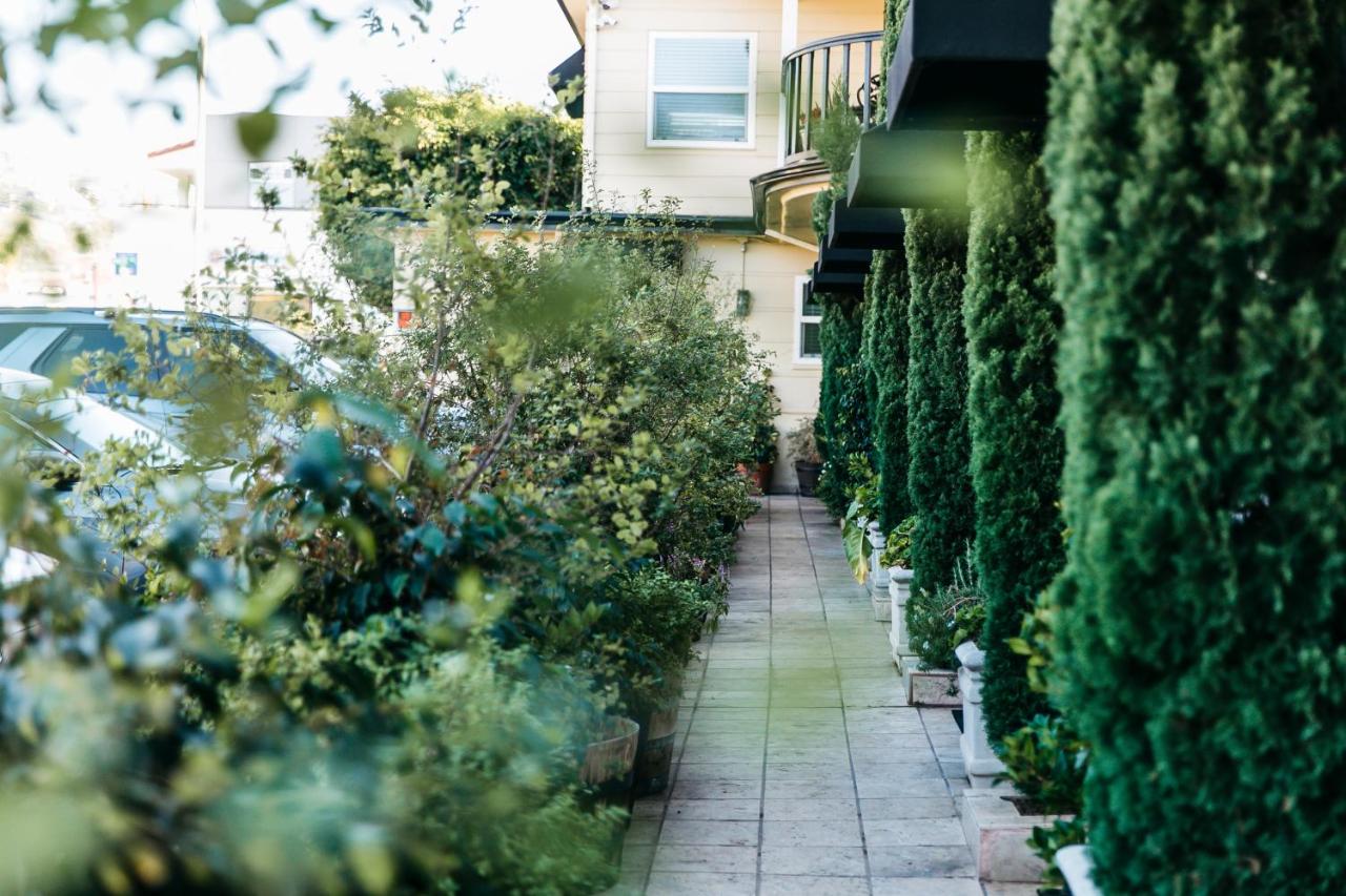 Image: Seaside Laguna Inn & Suites