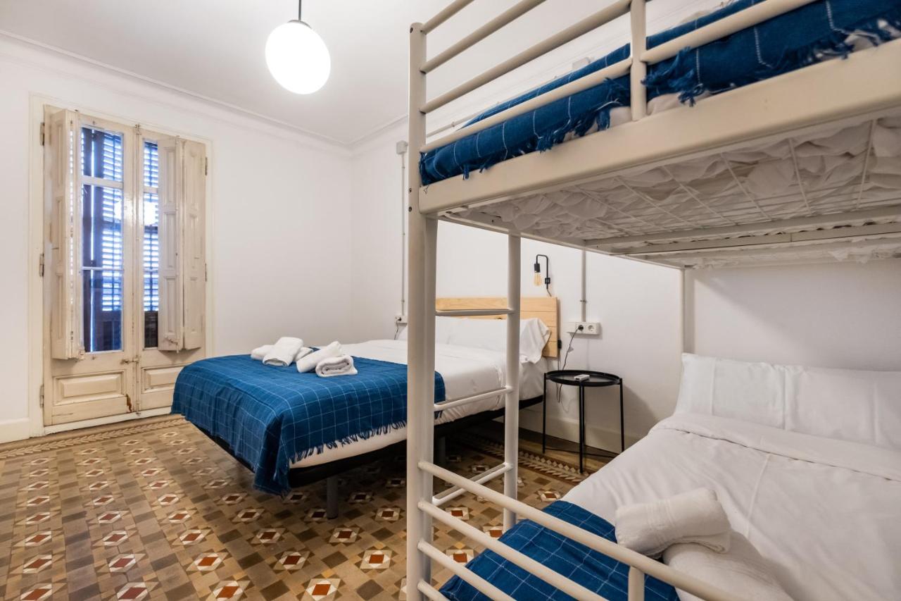 b42 - MODERNIST APARTMENT FOR LARGE GROUPS IN EIXAMPLE - 2