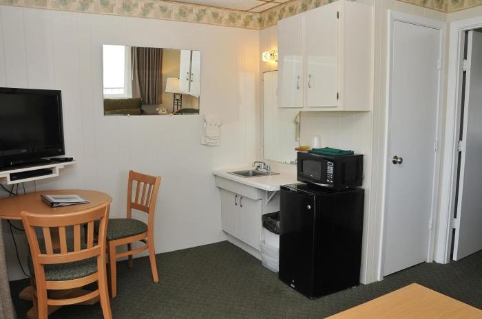 Friendship Oceanfront Suites — photo 8