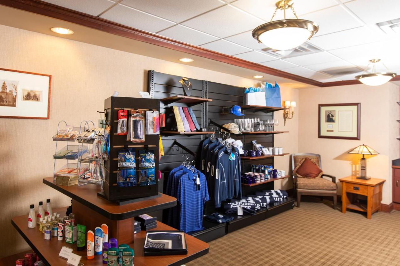 Hillsdale College Dow Hotel and Conference Center — photo 14